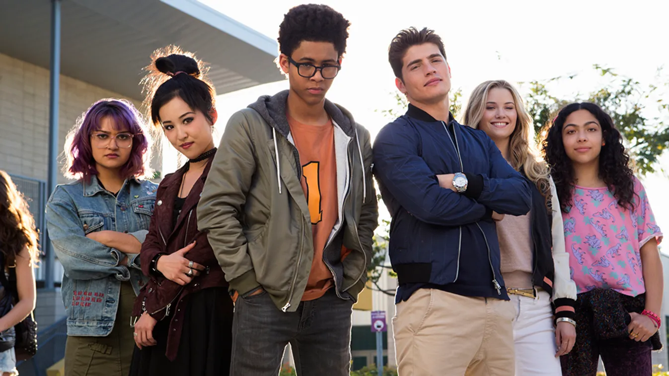 Pilot 101 RUNAWAYS - "Pilot" - Episode 101 - Every teenager thinks their parents are evil. What if you found out they actually were?  MarvelÕs Runaways is the story of six diverse teenagers who can barely stand each other but who must unite against a comm
