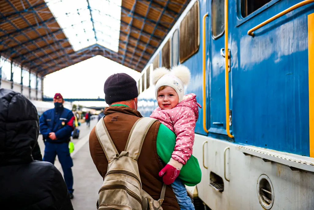 Orosz-ukrán háború, ukrán konfliktus, harc, Nyugati pályaudvar, vonat, menekült, menekültek érkeznek, 2022.02.28. 
