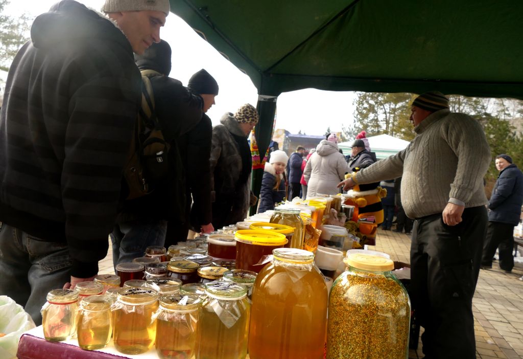 Celebration of Maslenitsa in Donetsk honey landscape HORIZONTAL maslenitsa
méz 
Íme a legnagyobb mézexportáló országok – galéria 