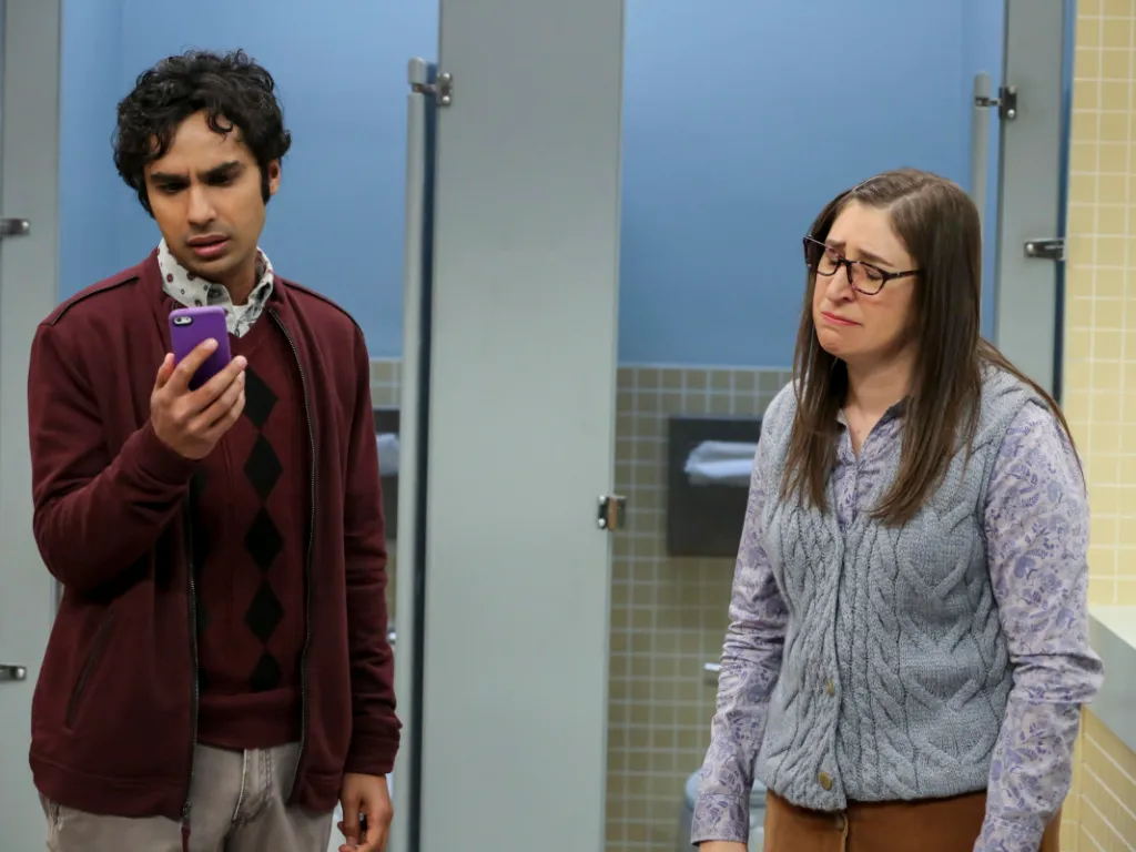 "The Change Constant" - Pictured: Rajesh Koothrappali (Kunal Nayyar) and Amy Farrah Fowler (Mayim Bialik). Sheldon and Amy await big news, on the series finale of THE BIG BANG THEORY, Thursday, May 16 (8:00-8:30PM, ET/PT) on the CBS Television Network. Ph