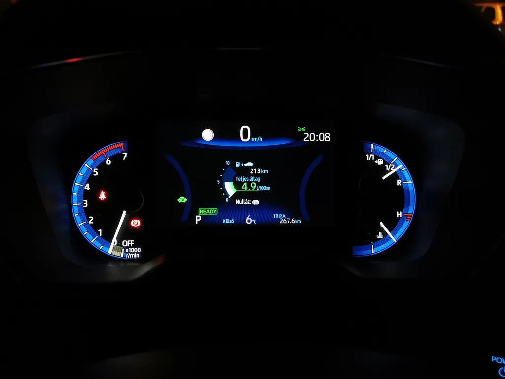 Toyota Corolla Trek teszt (2021) 