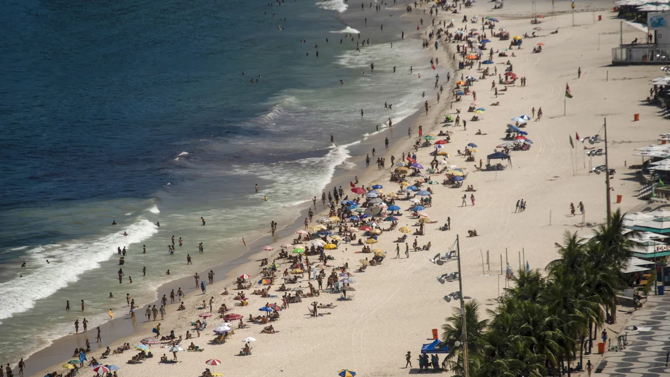 New Year's Eve RIO DE JANEIRO, BRAZIL – DECEMBER 31: Crowding of people on Ipanema beach, south of the city, people ignore the corona virus pandemic and crowd on the city's beaches, Brazil has 1,074 deaths in the last 24 hours; total exceeds 194 thousand 