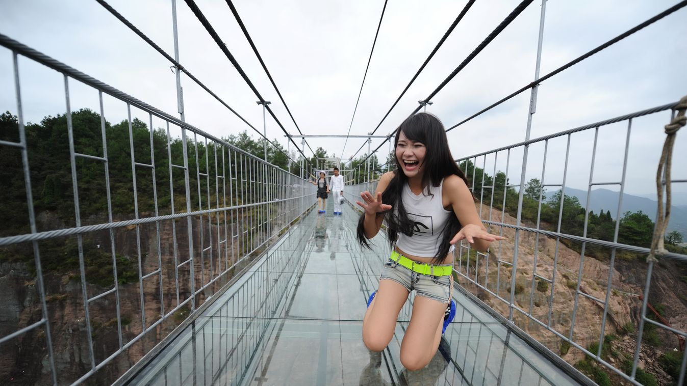 Pingjiang Kína üveg híd 