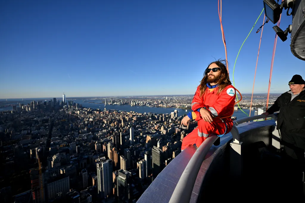 Jared, Leto, Empire, State, Building, USA, New, York, 2023.11.08., megmássza, mászás, Thirty, Seconds, to, Mars, Rockegyüttes, 