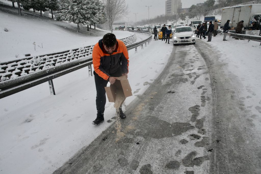 Havazás Törökországban  2022.01. 
 Heavy snowfall hit Istanbul Istanbul,snowfall,Turkey,winter Horizontal 