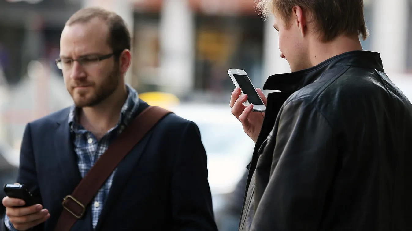 Mobiltelefonos, internetes, mobilnetes tapasztalatok Európán kívül, szerte a nagyvilágban. Egy bekapcsolva felejtett adatforgalom-szolgáltatás a telefonon és öt hét csavargás az Egyesült Államokban, illusztráció 