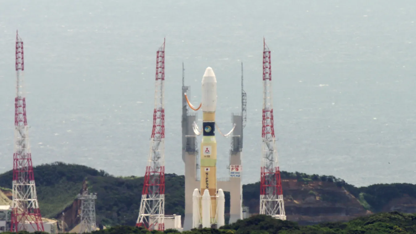 The H-II Transfer Vehicle KOUNOTORI9 is set at a launch complex at the JAXA Tanegashima Space Center in Tanegashima Island, Minamitane, Kagoshima prefecture on May 20, 2020. It is scheduled to launch on May 21st. ( The Yomiuri Shimbun ) 