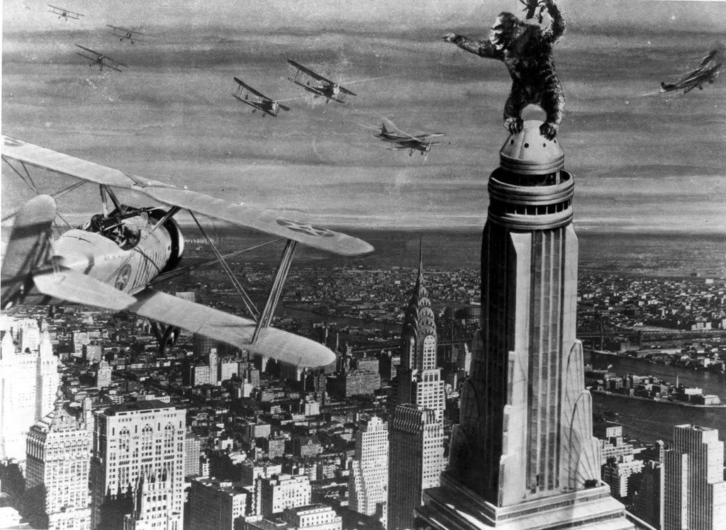 King Kong (1933) usa Cinéma animaux bęte Empire State Building facade d'immeuble gratte ciel hlm gorille new york singe ville avion bi plan biplan Horizontal ANIMAL BUILDING SKYSCRAPER GORILLA MONKEY CITY PLANE 