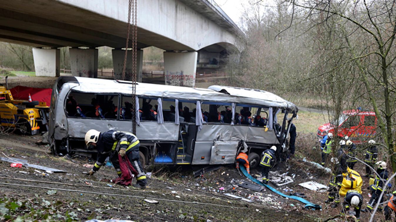 Ranst, Súlyos balesetet szenvedett egy orosz iskolásokat szállító autóbusz Belgiumban 