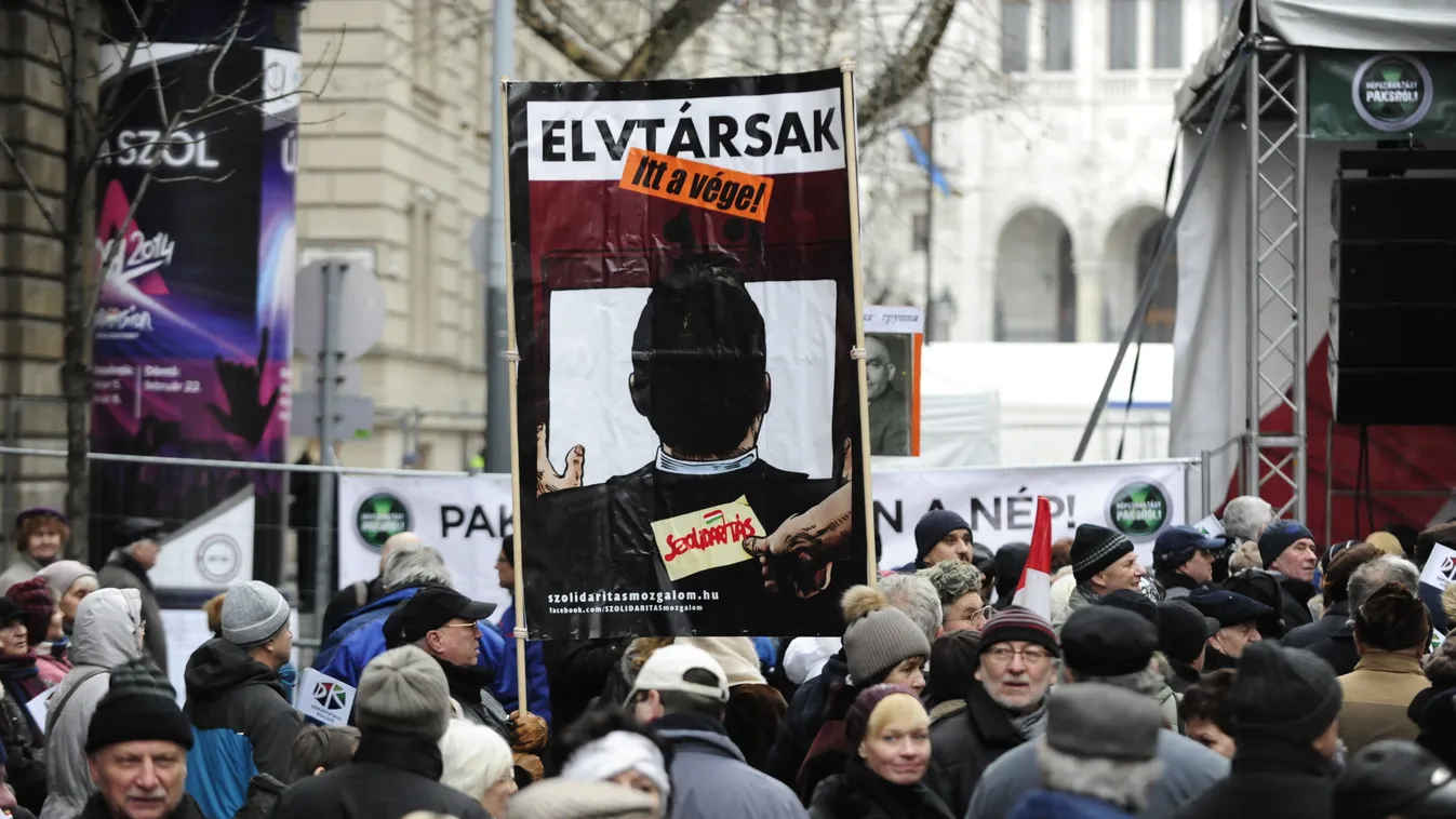ellenzéki tüntetés, alkotmány utca, budapest, paks, paks 2, orbán, putyin 
