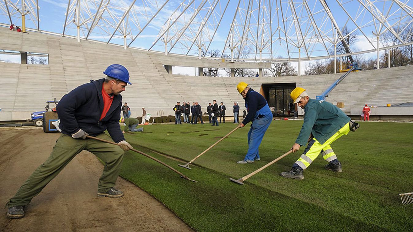 stadionépítés, Füvesítik a debreceni Nagyerdei Stadiont, támogatások, illusztráció