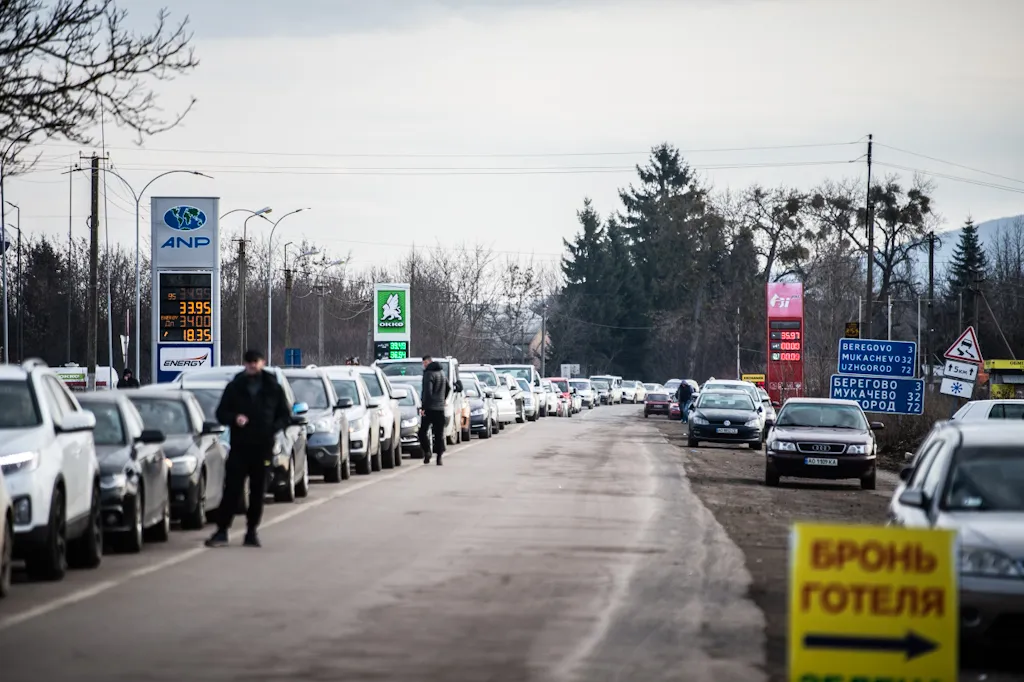 Ukrán válság, 2022, Beregsurány, határ, határátkelő, magyar-ukrán határ, autó 