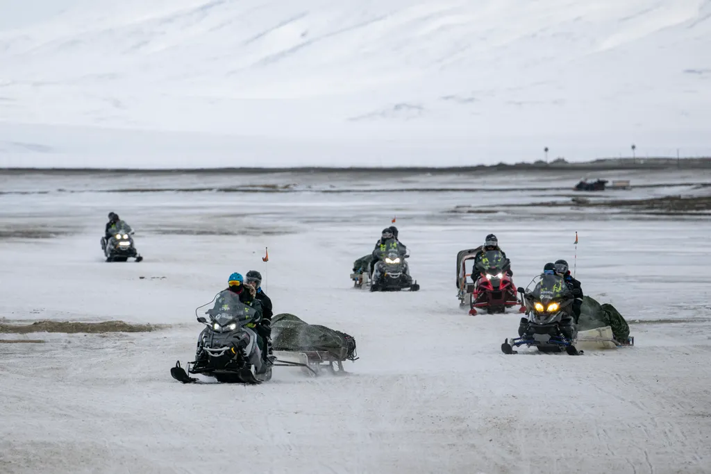 Svalbard, Antarktisz, antakrktisz turizmus, hibrid hajó, turizmus,  Hibrid hajó szállítja a látogatókat a mesés és zord Antarktiszra 