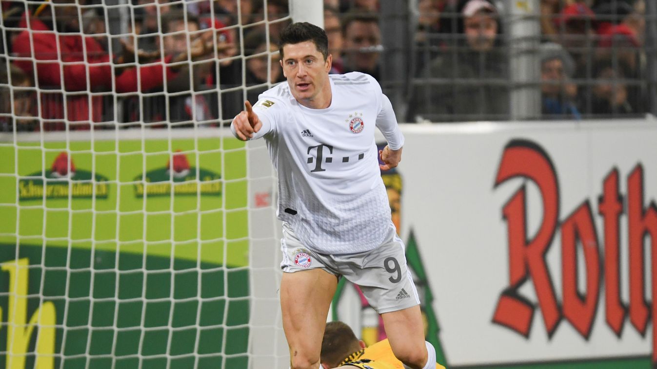 SC Freiburg - Bavaria Munich Sports soccer Bundesliga lby Pair LogoTelekom scorer Robert Lewandowski (FC Bayern München) 