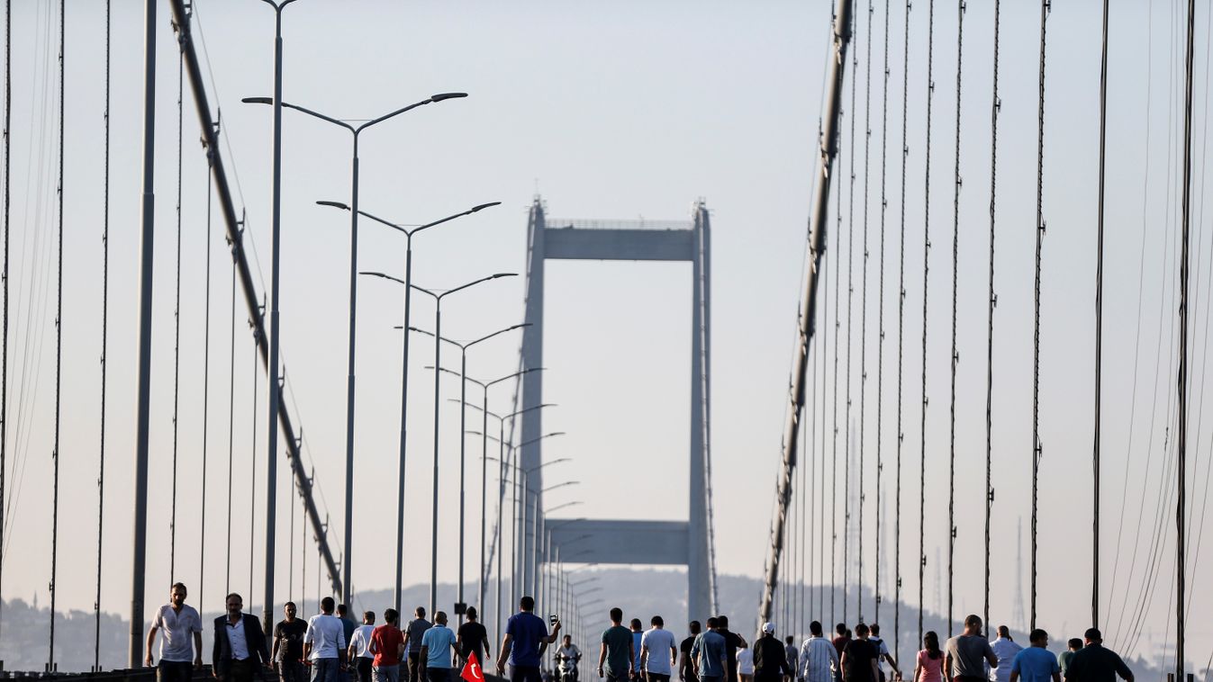 török törökország pucs katonai hatalomátvétel boszporusz híd 