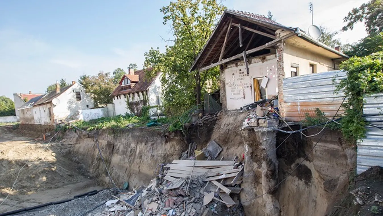 Mélygarázsba omlott egy épület, Debrecen 