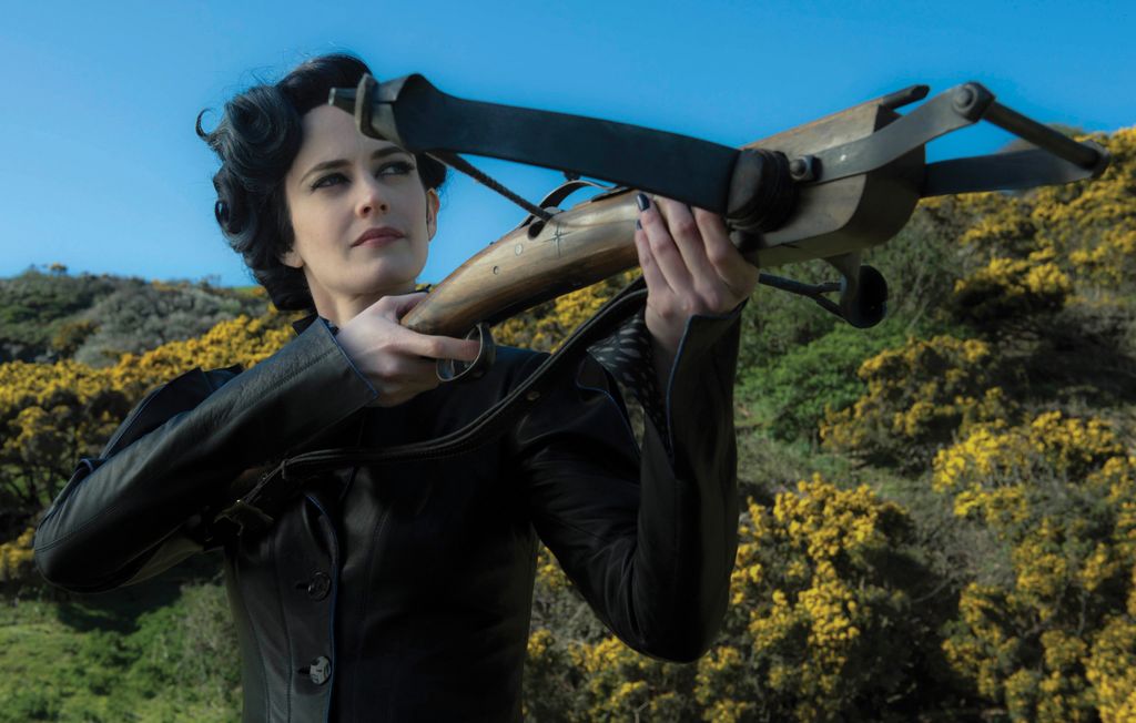 Miss Peregrine's Home for Peculiar Children Cinema fantasy adventure WOMAN WEAPON crossbow 