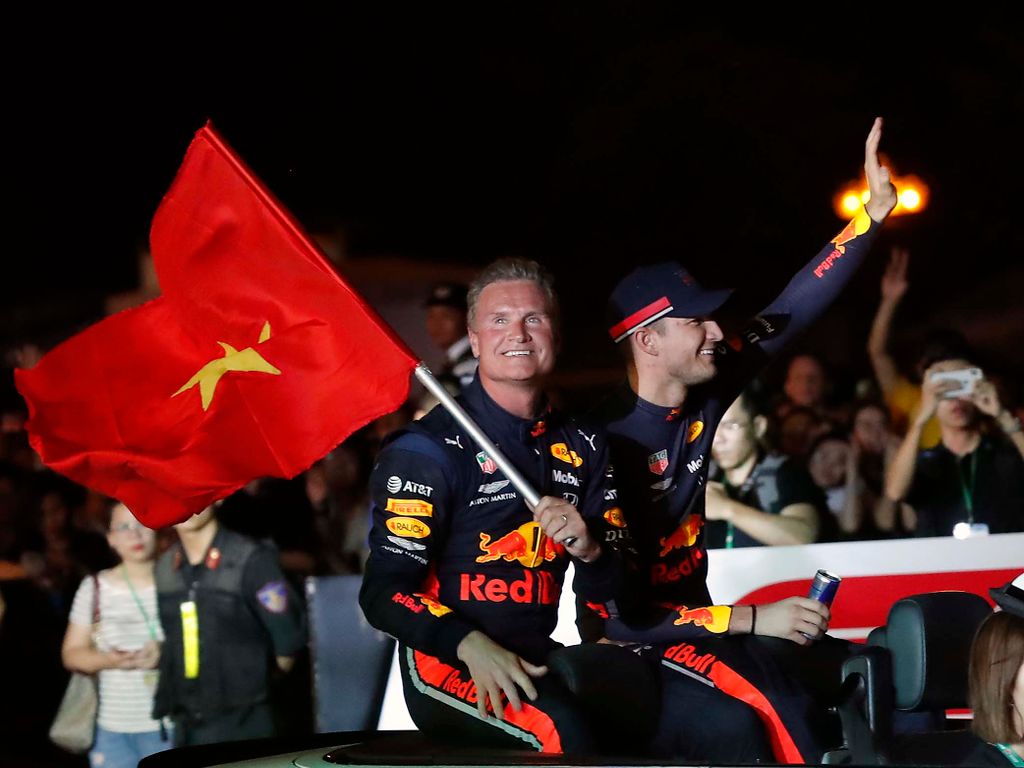 Forma-1, Vietnámi Nagydíj, Hanoi, Red Bull Racing, bemutató, David Coulthard, Jake Dennis 