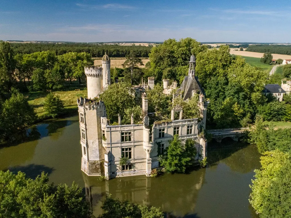 Chateau de la Mothe-Chandeniers 