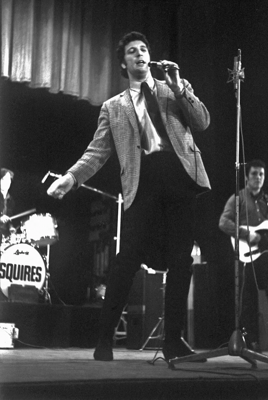Tom Jones, 1965 Photograph Archive 20th century 1960s Sixties France MUSIC CONCERT Stage Micro SUIT TIE 