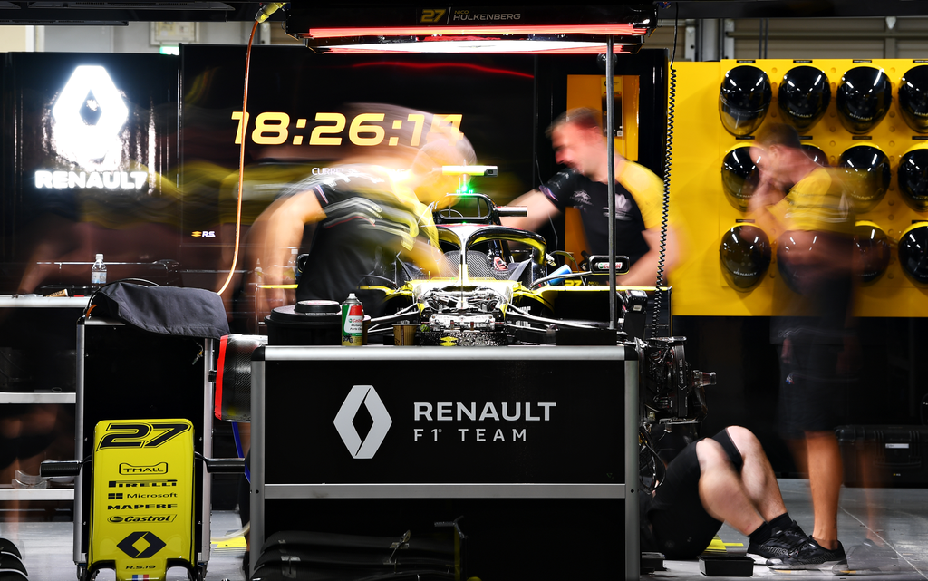 Forma-1, Japán Nagydíj, tájfun bontás, Renault F1 Team 