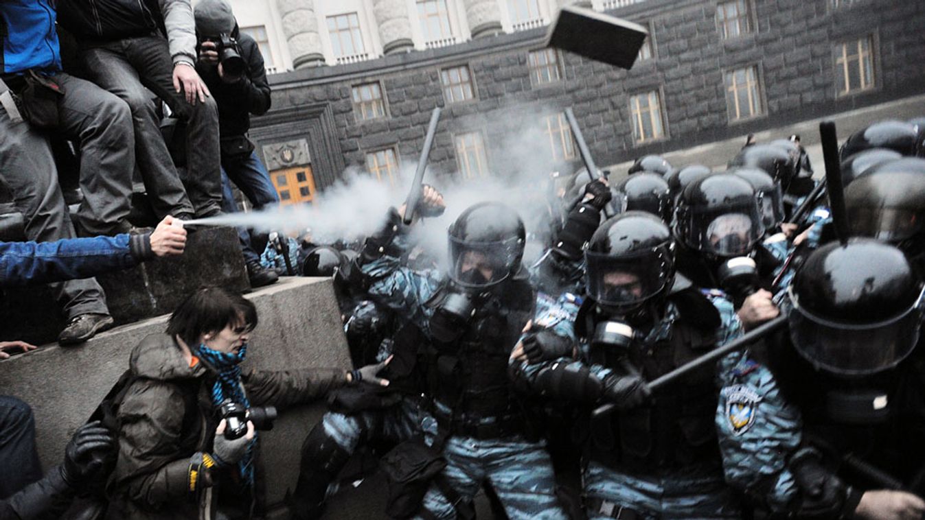 összecsapások kijevben, ukrajna, eu tüntetés
