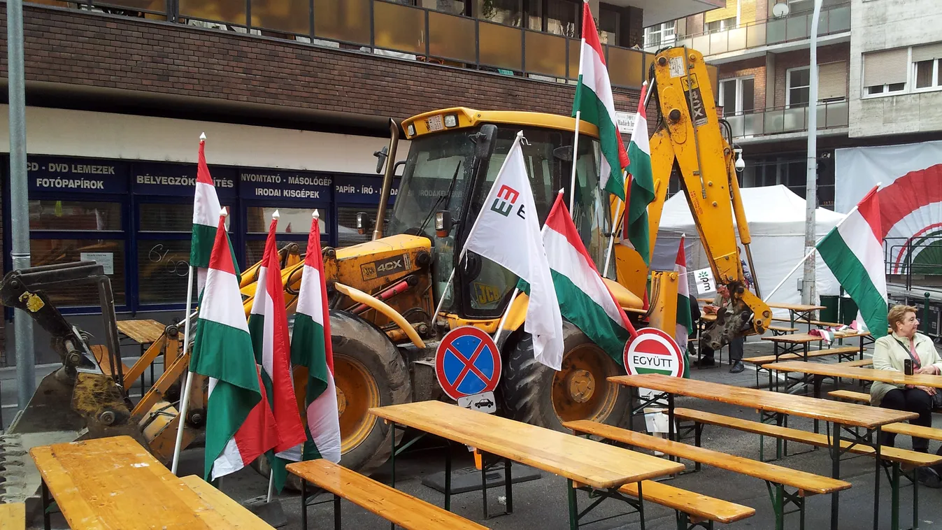 Együtt-PM, Bajnaiék belakták a Madách teret, traktor, választás 2014 