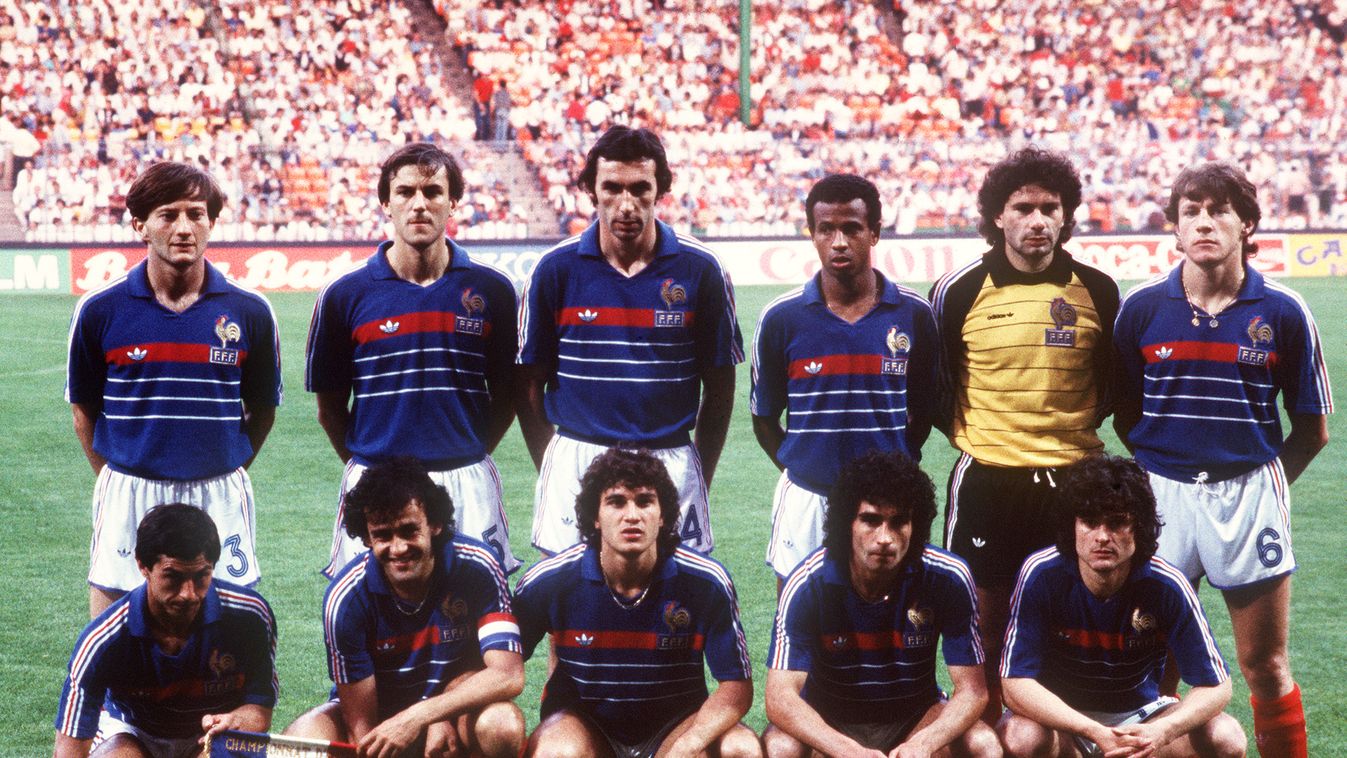 SOCCER-EURO84-FRANCE-TEAM Horizontal GROUP PICTURE EUROPEAN CHAMPIONSHIP FOOTBALL FRENCH TEAM 