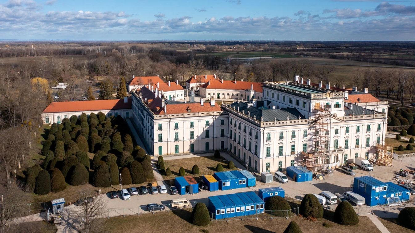 Alapkőletétel: megkezdődött Magyarország egyik legszebb kastélyának újabb fejlesztése, fertődi Esterházy-kastély 