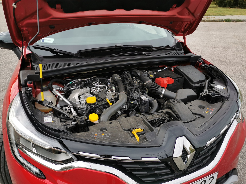 Renault Captur TCE 155 EDC teszt (2020) 