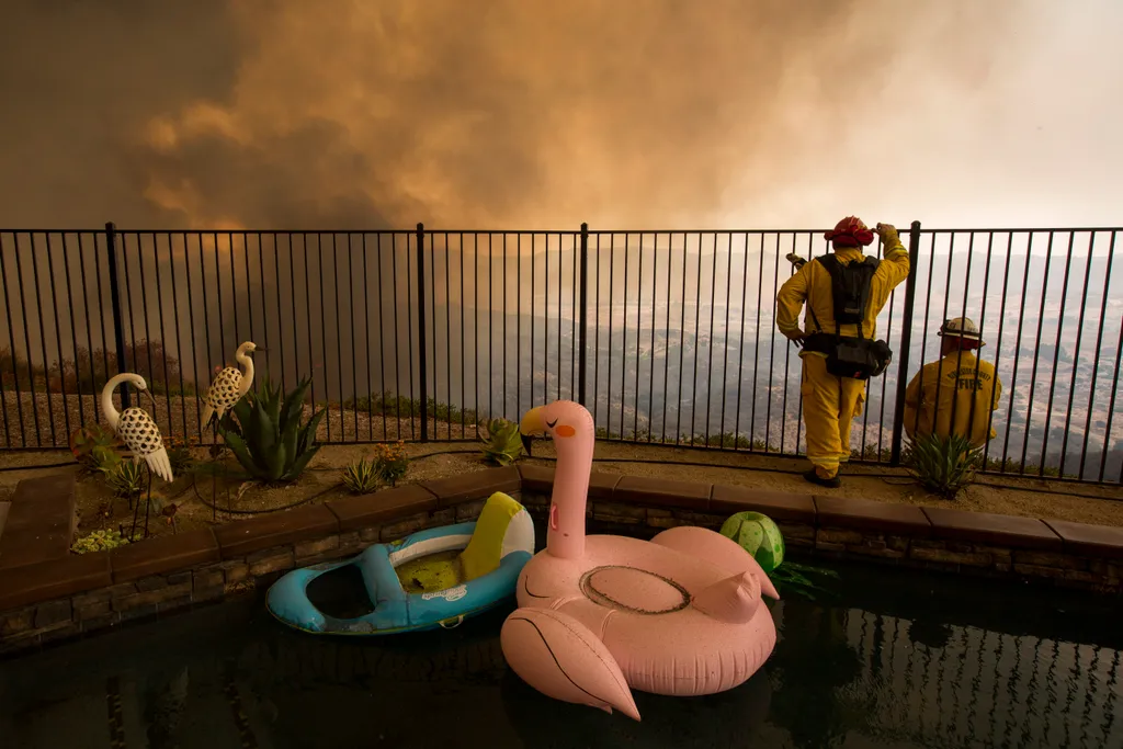 Erdőtűz pusztít a kaliforniai Lake Elsinore közelében 