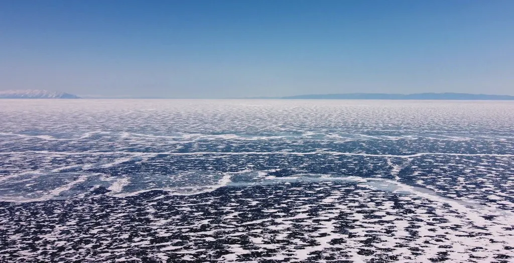 befagyott Bajkál-tó  Frozen Lake Baikal in Russia Lake Baikal,Russia,Siberia Horizontal panoramic 