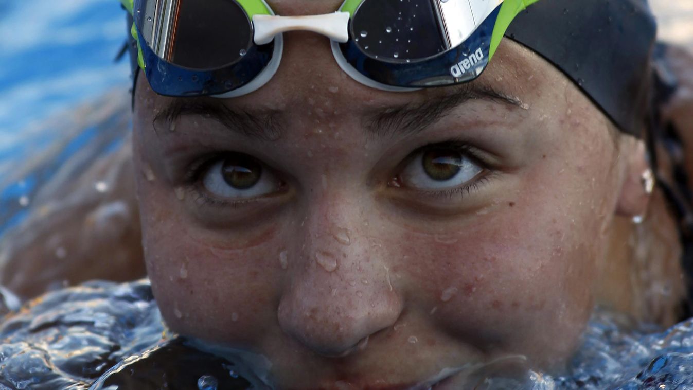 Késely Ajna FOTÓ FOTÓTÉMA győztes Közéleti személyiség foglalkozása MOZOG SPORT sportoló SZEMÉLY úszik 