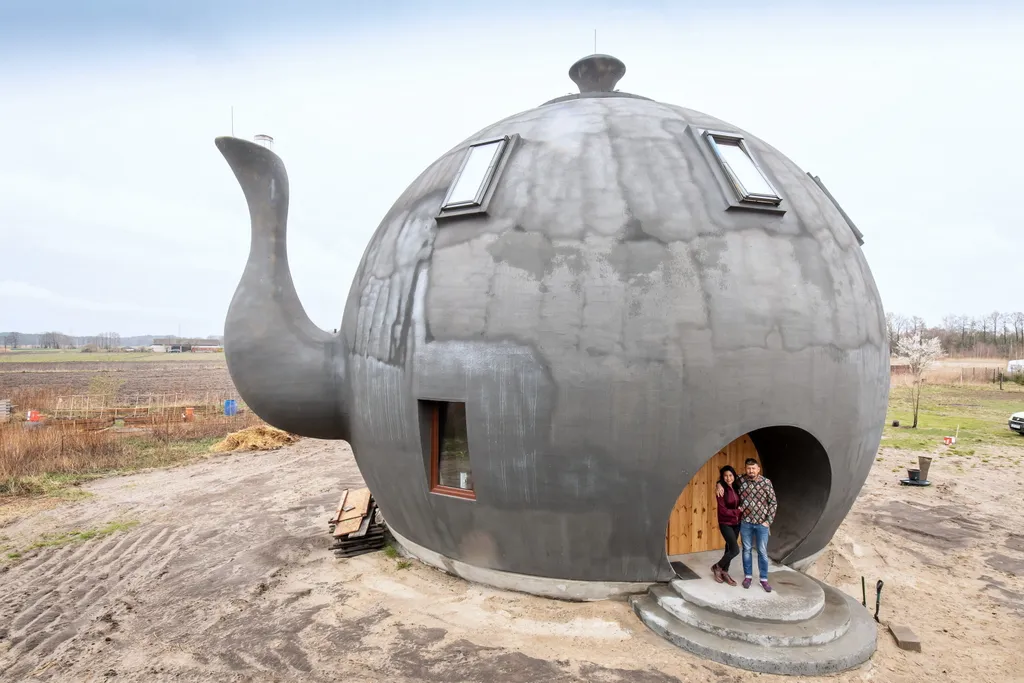 teáskanna alakú ház 