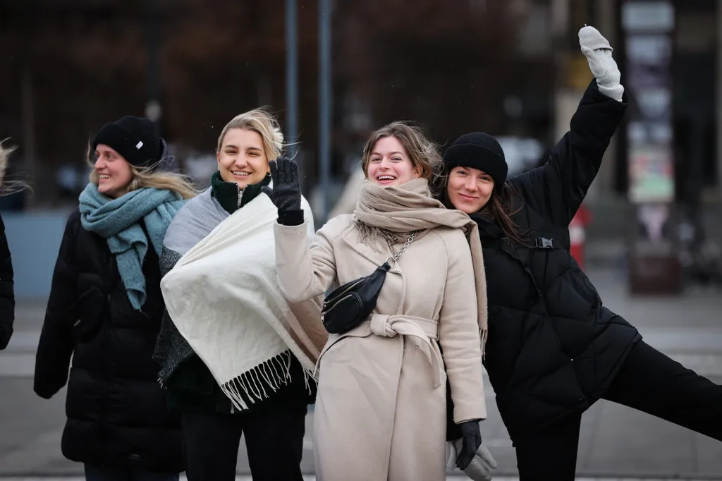 szél, erős szél, viharos, brutális szélvihar, másodfokú riasztást adott ki az erős szél miatt a meteorológiai szolgálat, narancs riasztás, időjárás, 2022.01.30. 