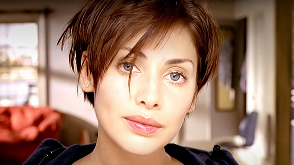 gy-n-z-bikiniben-a-48-ves-natalie-imbruglia-fot-origo