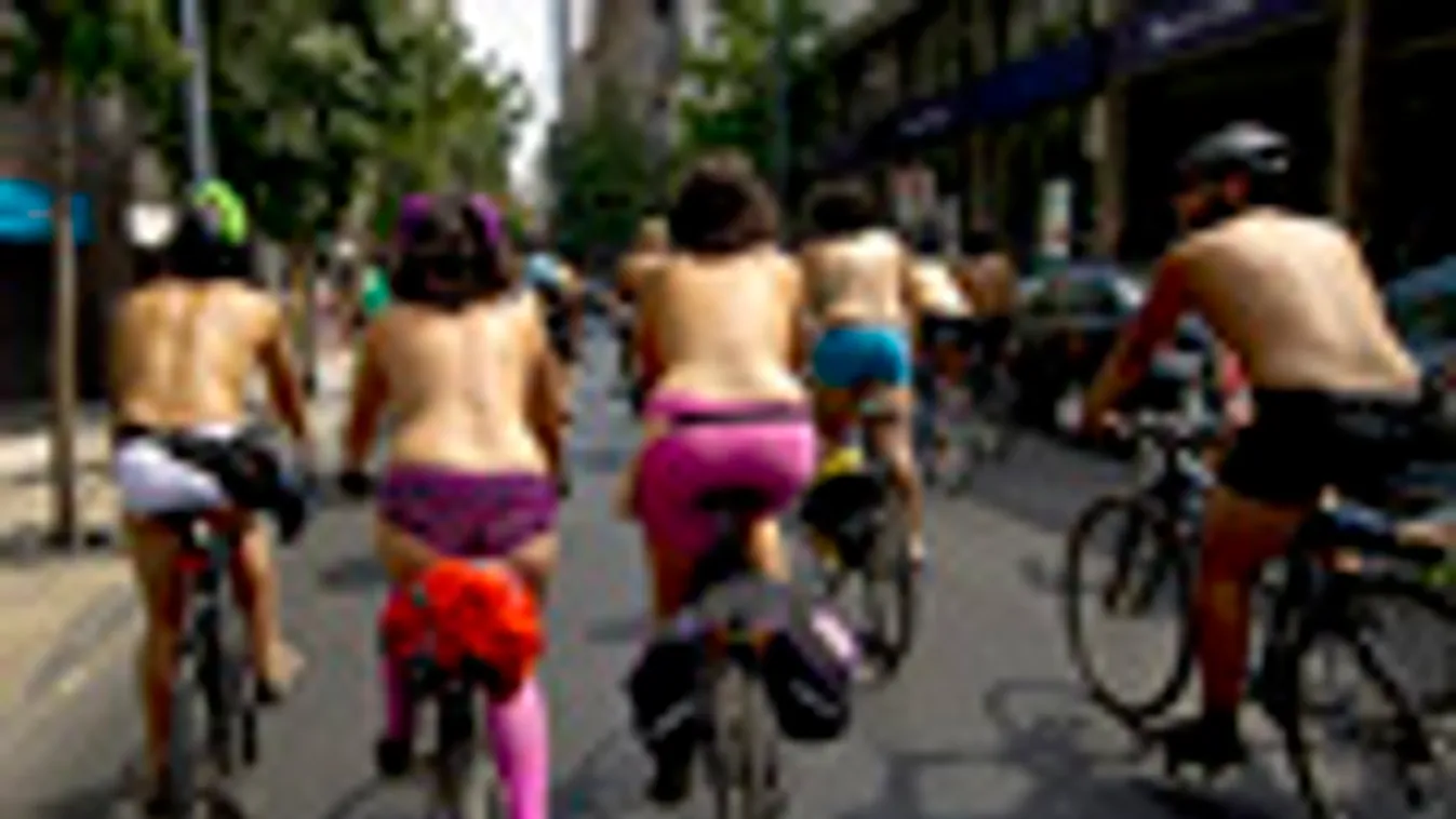 meztelen kerékpárosok tüntettek a chilei Santiagóban