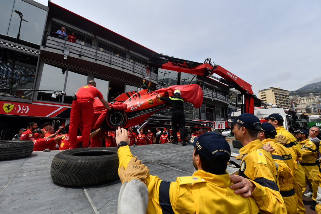 Forma-1, Monacói Nagydíj, Sebastian Vettel, Ferrari, tréler 