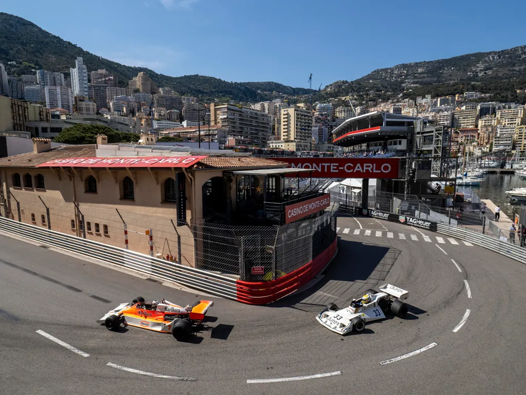 Forma-1, Grand Prix de Monaco Historique, McLaren M26, Surtees TS19 