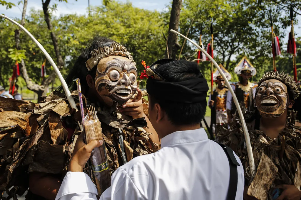 Bali, fesztivál, 2022. 06. 12. indonézia, művész parádé 