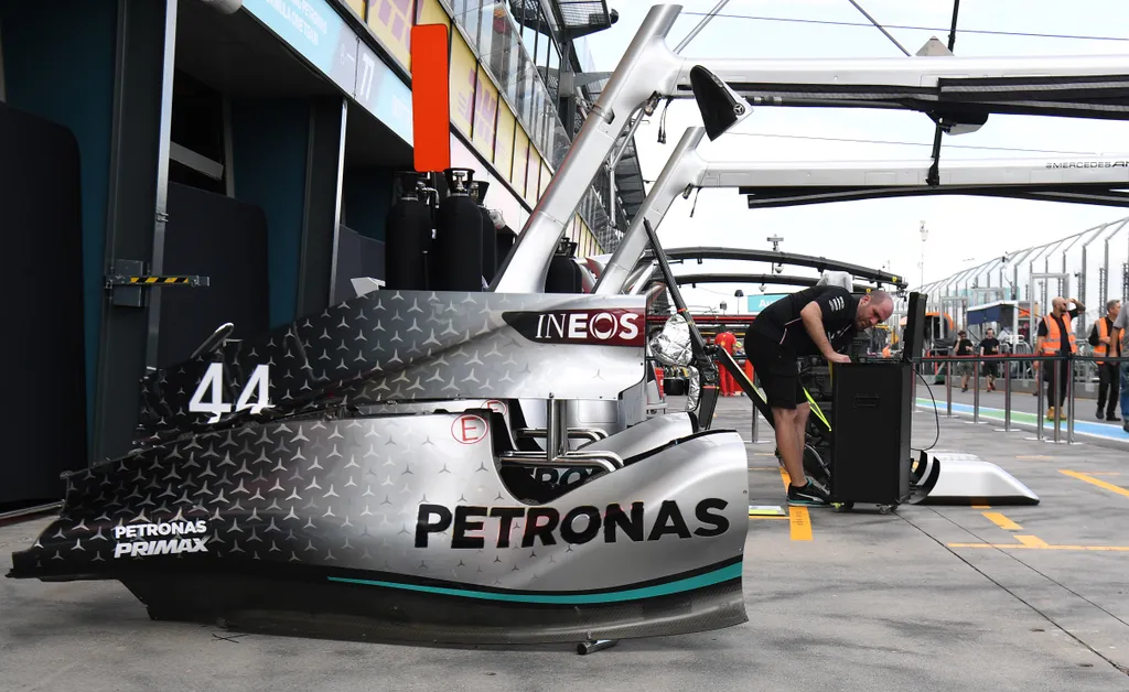 Forma-1, Ausztrál Nagydíj, Lewis Hamilton, Mercedes-AMG Petronas, Petronas logo 