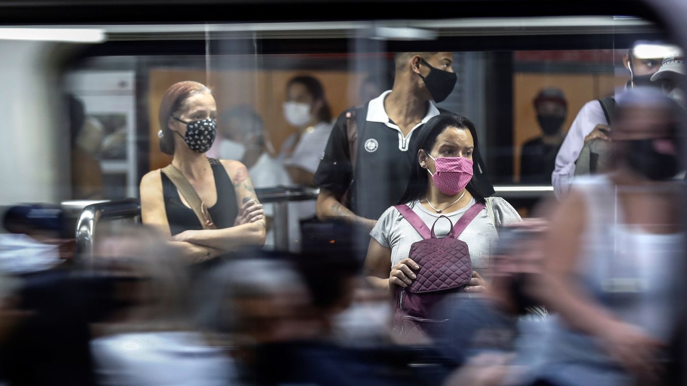 koronavírus, vírus, járvány, védőfelszerelés, maszk, Brazília, Sao Paulo, tömegközlekedés, metró 