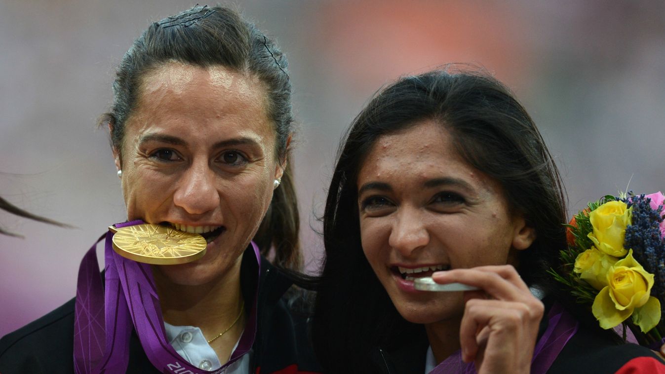 Asli Cakir Alptekin és Gamze Bulut török futók a londoni olimpia 1500 méteres döntője után, azóta mindketten megbuktak doppinggal 