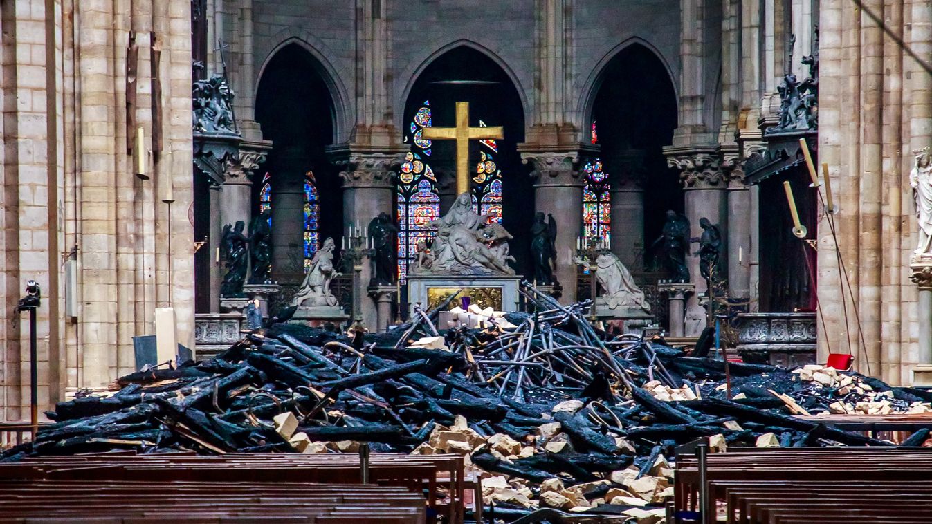 Notre-Dame rekonstrukció, felújítás 
 tűz ég TOPSHOTS Horizontal NOTRE DAME ARCHITECTURE MONUMENT France ARCHITECTURE MONUMENT ROSE RELIGIOUS BUILDING CROSS 