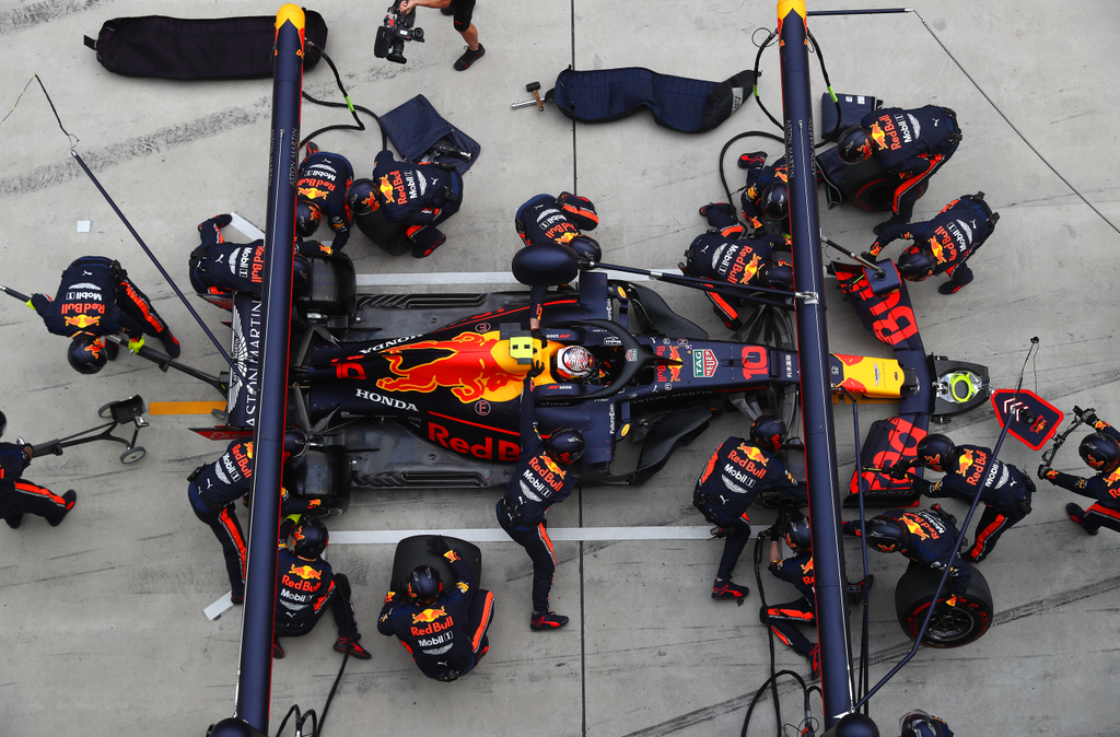 Forma-1, Red Bull Racing kerékcsere, Kínai Nagydíj 