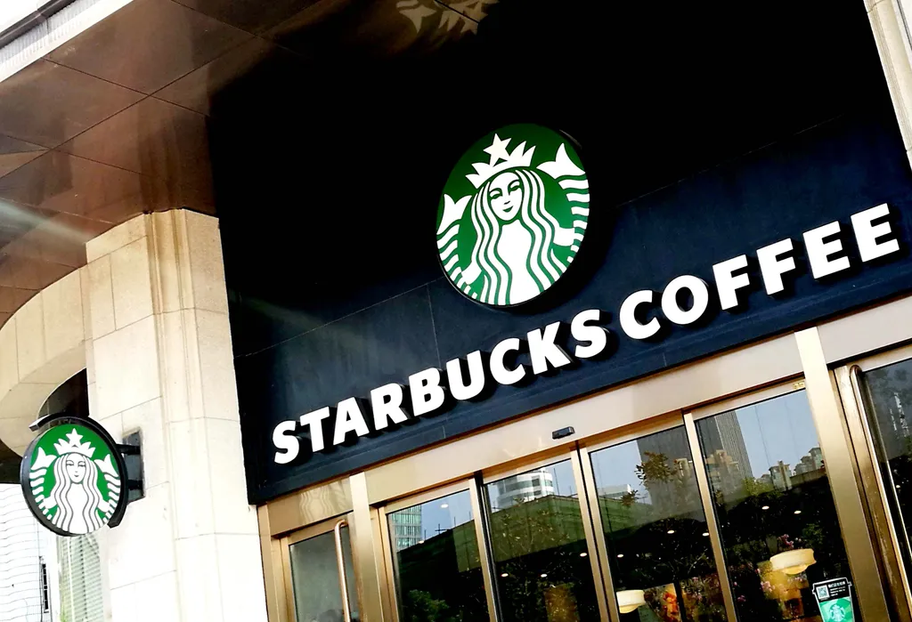 Ez  a 7 cég már nem kér a dolgozóitól diplomát – galéria - Starbucks 