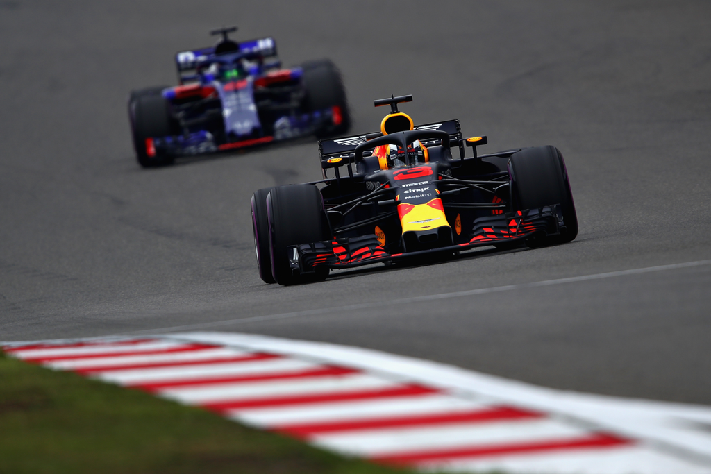 A Forma-1-es Kínai Nagydíj szombati napja, Daniel Ricciardo, Red Bull Racing, lágy címlap 