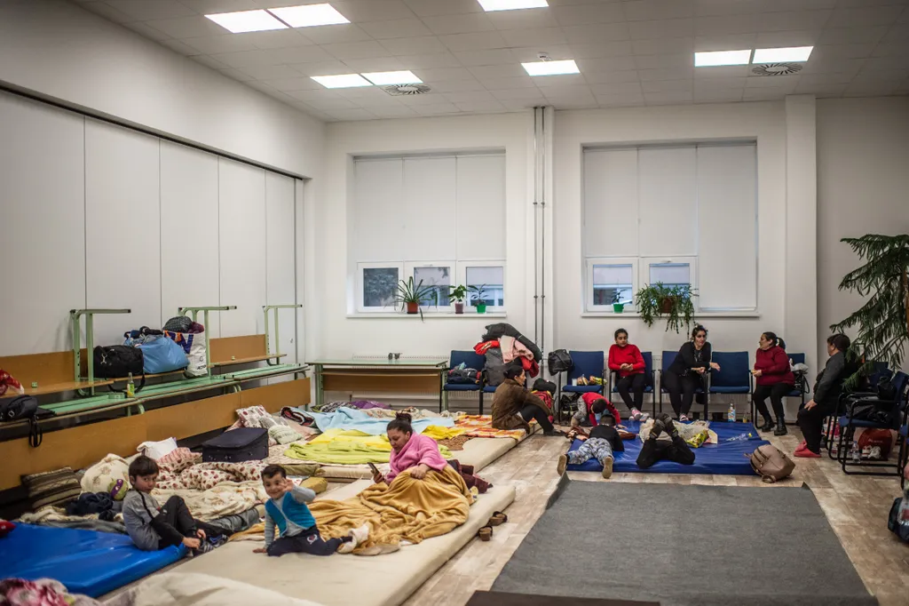 Ukrán válság 2022, Záhony, Magyarország, ukrán menekültek, menedékház, Záhonyi Művelődési Ház, menekült 