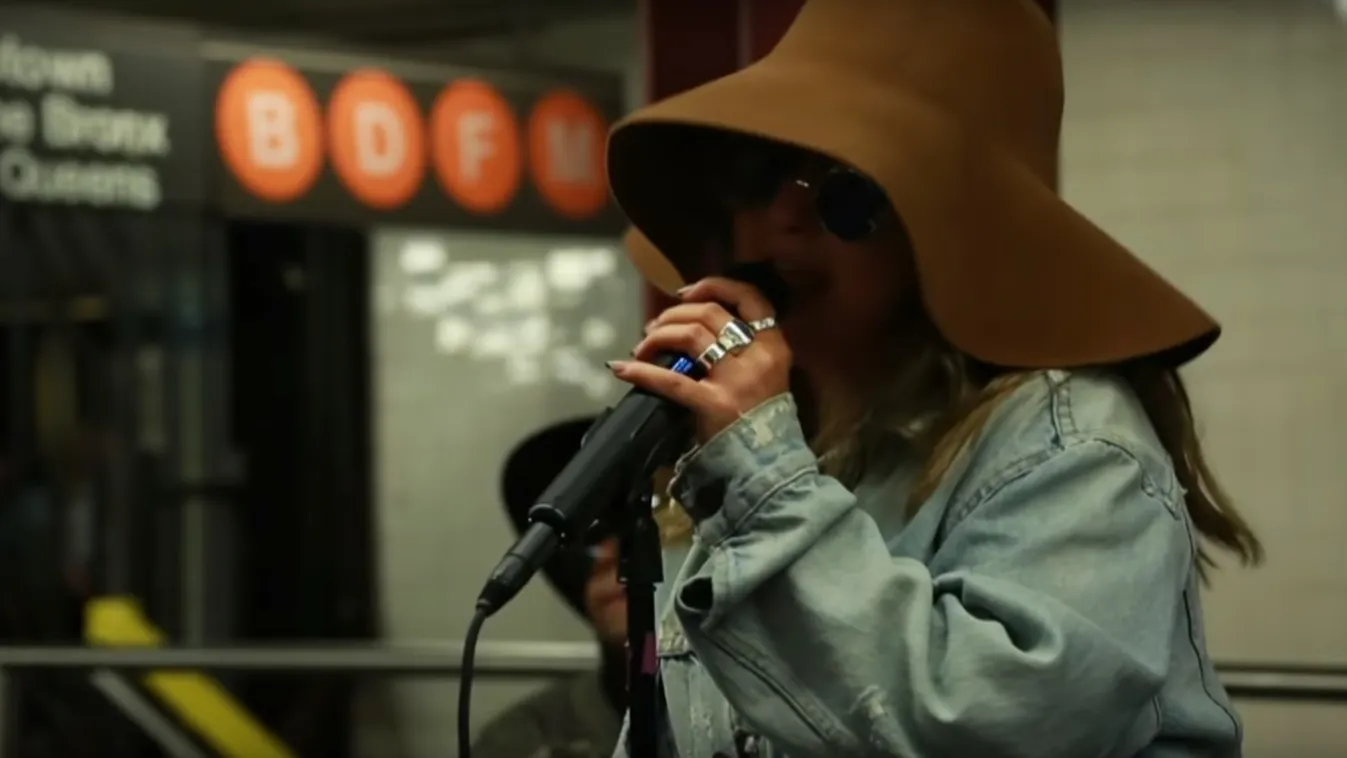 Christina Aguilera, álruha, metró 