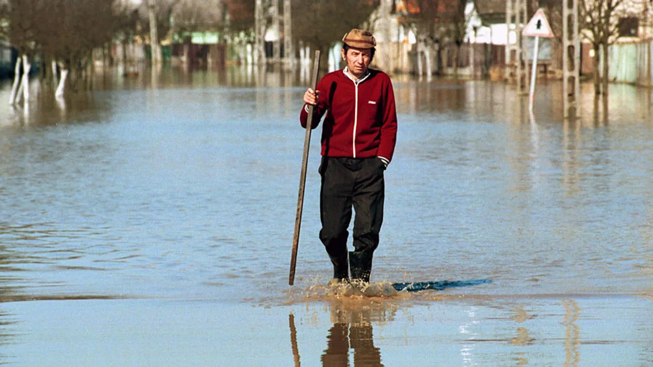 árvizes összeállítás, árvíz, áradás, Tarpa, 2001.03.08.